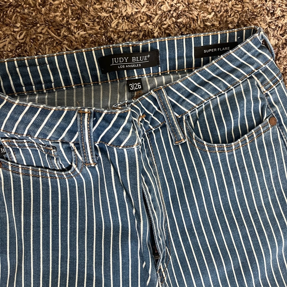 Judy Blue flares size 3/26